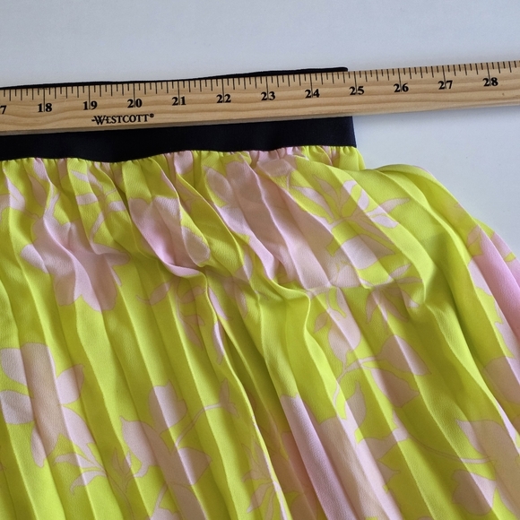 Torrid Skirt Womens US 5X 28 Chiffon Pleated Lined Yellow Pink Floral Flowy Boho - Picture 10 of 13